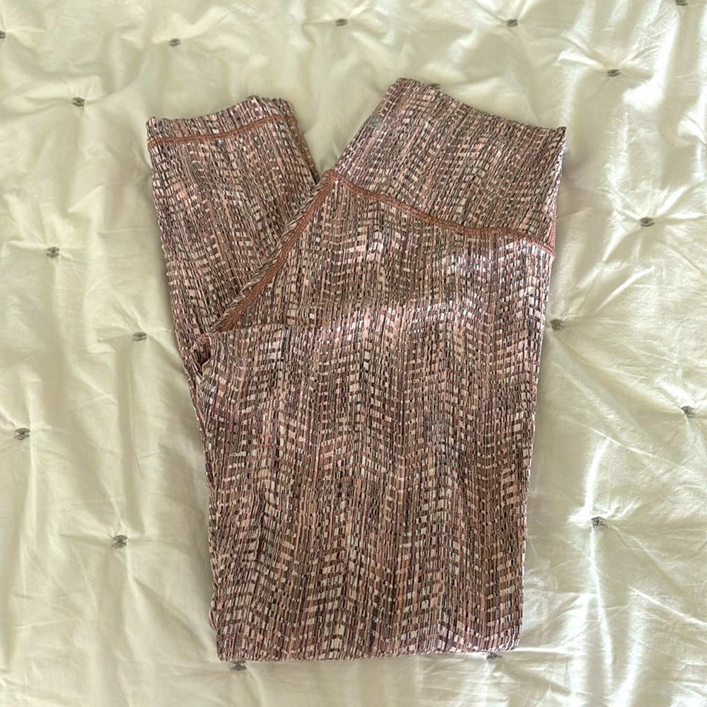 Lululemon high rise wunder unders size 6